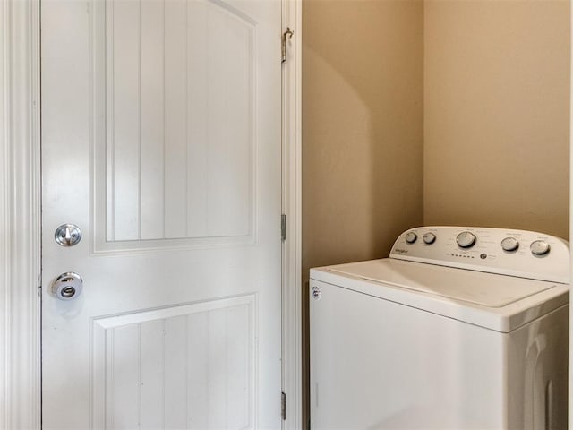 8025 Waters Edge Way, Del City, OK 73135 - washroom with washer / clothes dryer