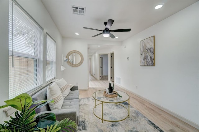 800 SW 26th St, Oklahoma City, OK 73109 - living room with light wood-style floors, a ceiling fan, and recessed lighting