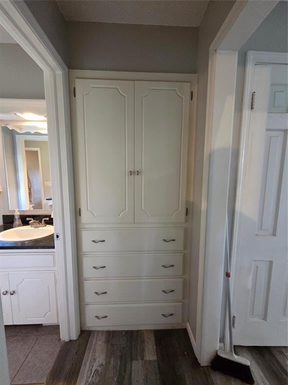 5621 NW 83rd St, Oklahoma City, OK 73132 - closet with a sink