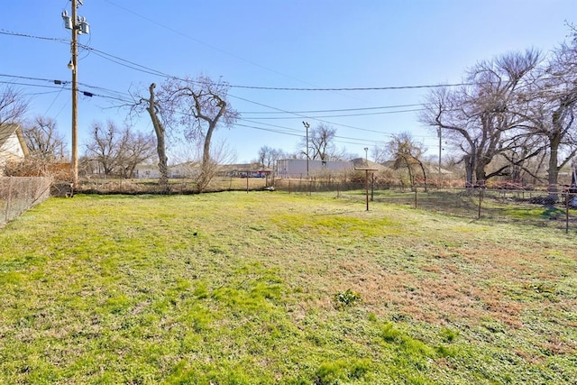 2132 N Rhode Island Ave, Oklahoma City, OK 73111 - view of yard