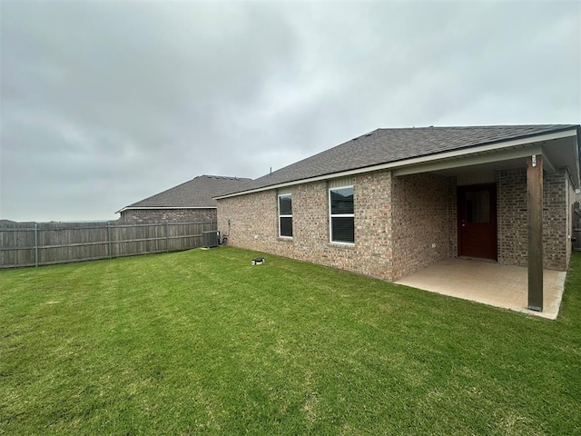 9505 Saddle Dr, Yukon, OK 73099 - view of yard featuring a patio area