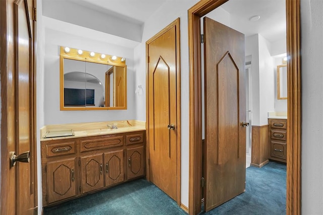 813 Tottingham Rd, Anadarko, OK 73005 - bathroom with vanity