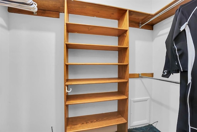 813 Tottingham Rd, Anadarko, OK 73005 - view of walk in closet