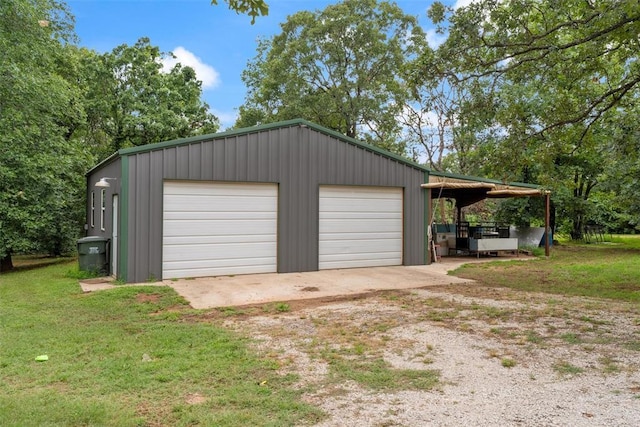 1748 Logans Run, Chandler, OK 74834 - garage with a detached garage