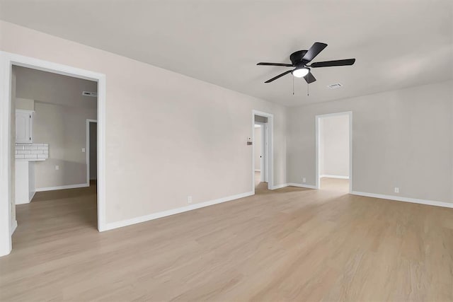 1712 N 4th St, Sayre, OK 73662 - empty room featuring light wood-type flooring and ceiling fan