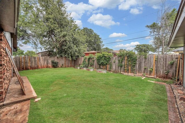 1712 N 4th St, Sayre, OK 73662 - view of fenced backyard