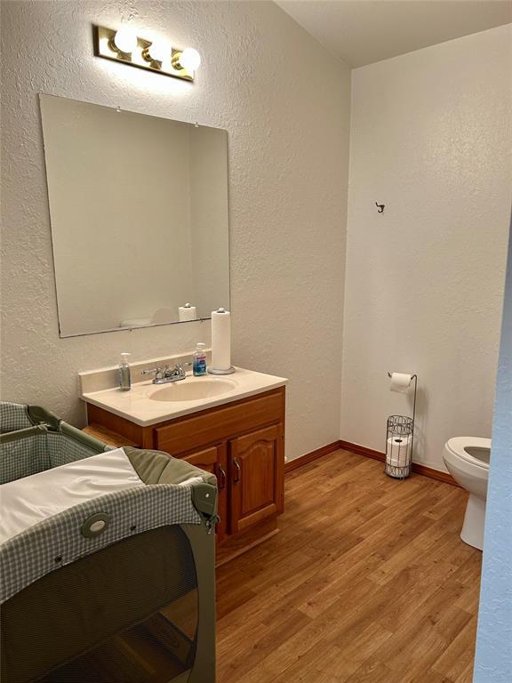 915 E Boston St, Okemah, OK 74859 - photo 29