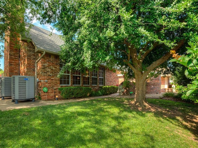325 NW 146th St, Edmond, OK 73013 - view of green lawn