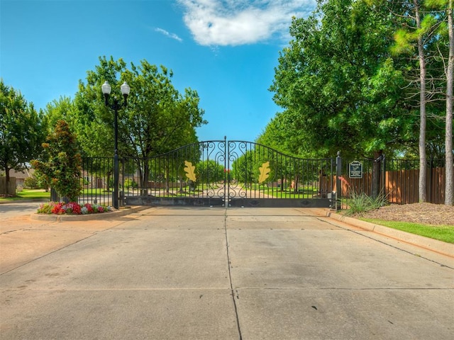 325 NW 146th St, Edmond, OK 73013 - view of gate