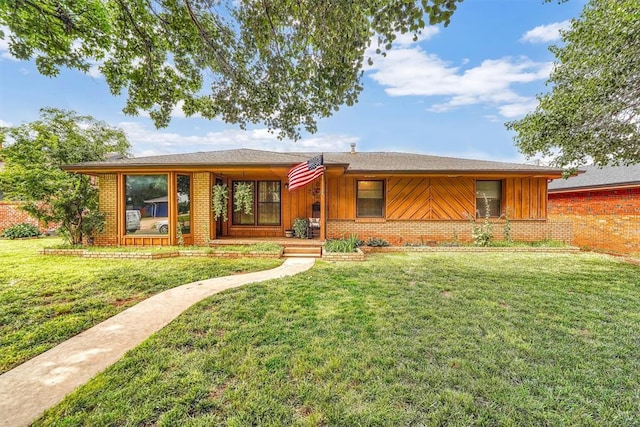 805 Shore Dr, Elk City, OK 73644 - photo 1