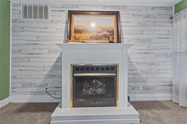 625 N Broadway St, Hydro, OK 73048 - detailed view of a fireplace and carpet floors
