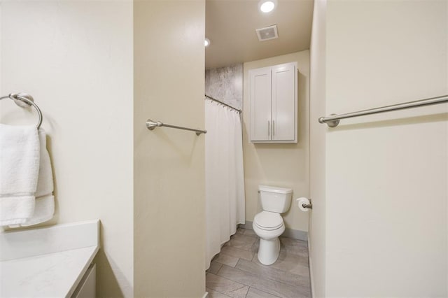 5521 N Miller Ave, Oklahoma City, OK 73112 - bathroom featuring vanity, a shower with curtain, and recessed lighting