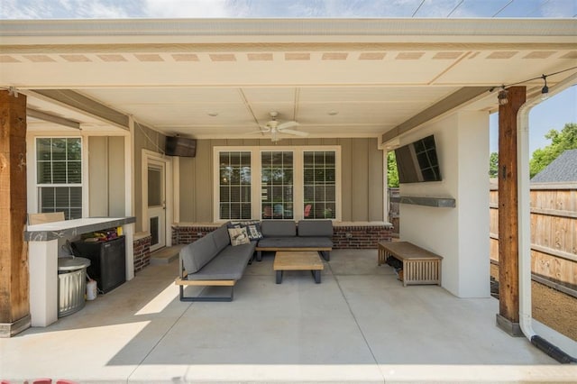 5521 N Miller Ave, Oklahoma City, OK 73112 - view of patio featuring a ceiling fan and outdoor lounge area
