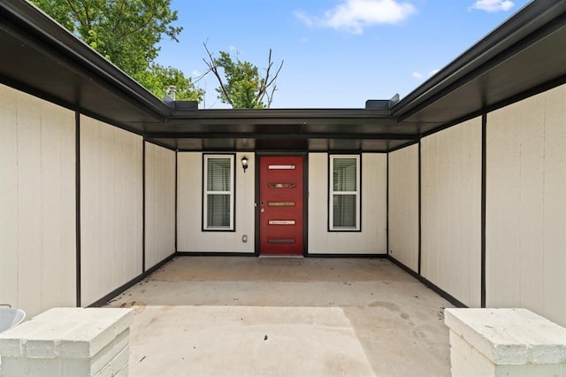 104 N Ramblin Oaks Dr, Moore, OK 73160 - property entrance featuring a patio area