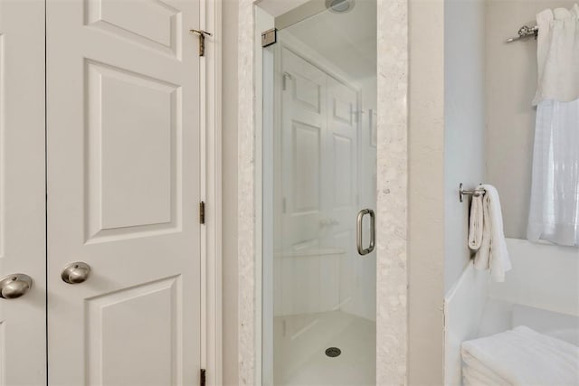 4201 Echohollow Trl, Edmond, OK 73025 - bathroom with a stall shower