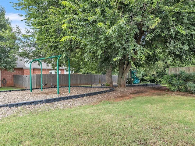 18317 Chestnut Oak Dr, Edmond, OK 73012 - view of yard