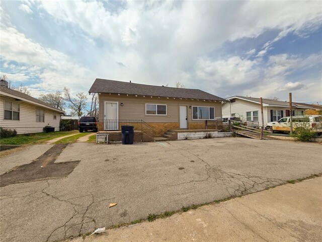 810 N Kickapoo Ave, Shawnee, OK 74801 - photo 3