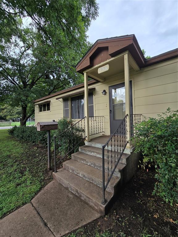 730 N Santa Fe St Unit 4052073333, Pauls Valley, OK 73075 - view of exterior entry