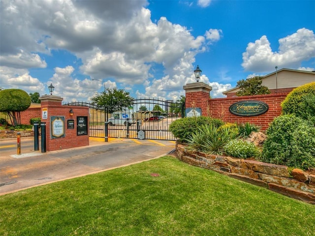 4400 Hemingway Dr Unit 221, Oklahoma City, OK 73118 - view of gate