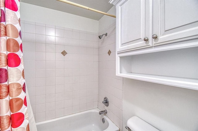 3900 Irvine Dr, Norman, OK 73072 - full bath featuring shower / tub combo and toilet