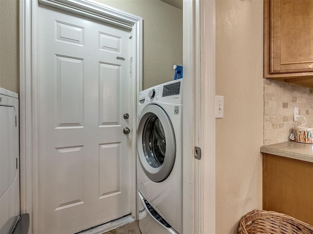 17213 Sunny Hollow Rd, Edmond, OK 73012 - laundry area with washer / clothes dryer
