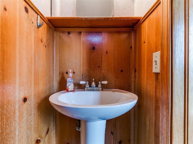1016 Maple Ave, Yukon, OK 73099 - view of bathroom