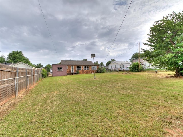 1016 Maple Ave, Yukon, OK 73099 - view of yard