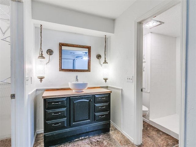 1040 Mabel C Fry Blvd, Yukon, OK 73099 - full bath with vanity and tiled shower