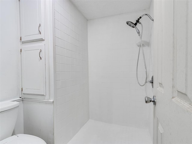 1040 Mabel C Fry Blvd, Yukon, OK 73099 - full bath with tiled shower and toilet