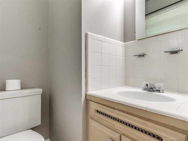 119 Thompson Dr, Moore, OK 73160 - half bathroom featuring toilet and vanity