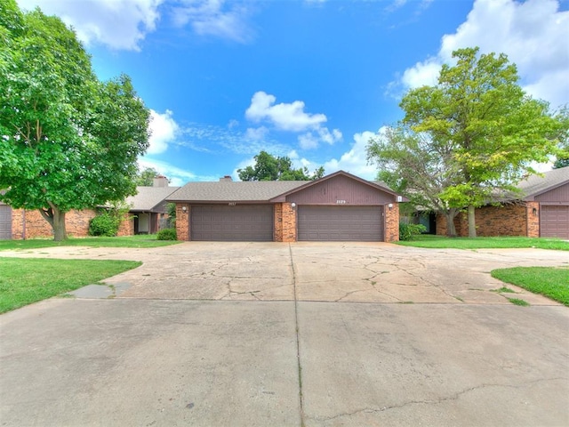 2529 W Hefner Rd, Oklahoma City, OK 73120 - photo 1