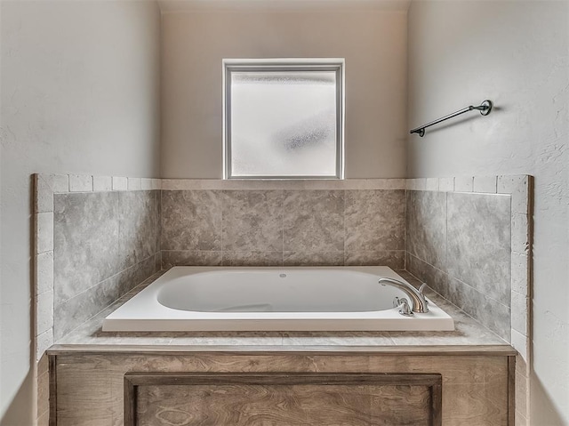 600 Mirano Ln, Edmond, OK 73034 - bathroom with a bath