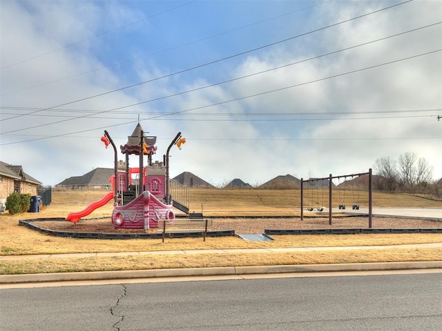 11104 NW 99th St, Yukon, OK 73099 - view of playground