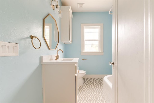 826 NE 18th St, Oklahoma City, OK 73105 - full bath with vanity and a bathtub