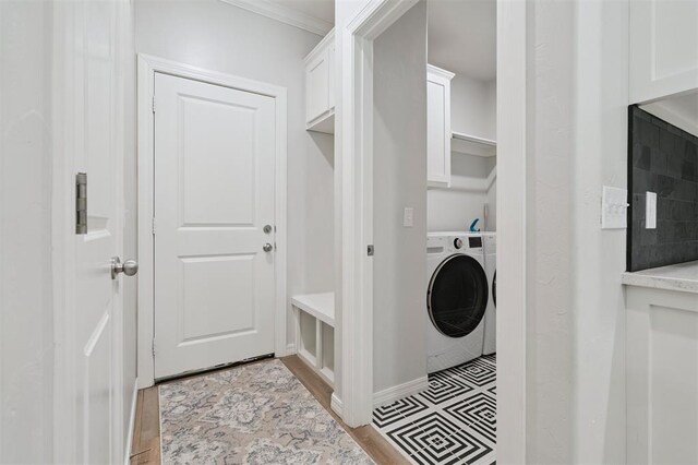 1512 N Kamryn Way, Mustang, OK 73064 - laundry area with washer / clothes dryer and baseboards