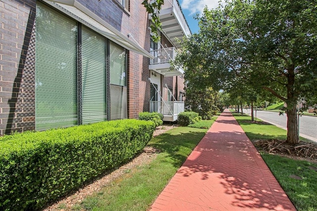 444 N Central Ave Unit 204, Oklahoma City, OK 73104 - view of home's community with a yard