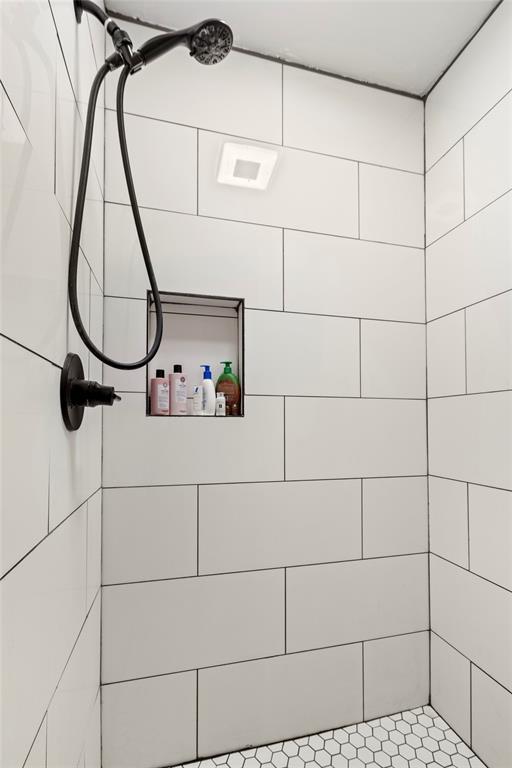 901 E Covell Rd, Edmond, OK 73034 - full bath with tiled shower