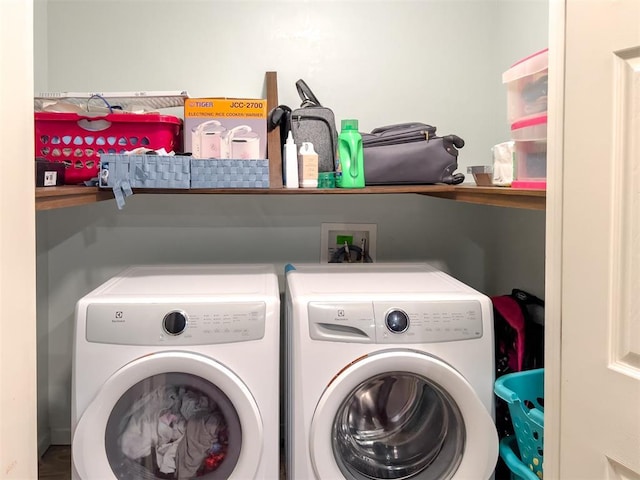 223 SE 53rd St, Oklahoma City, OK 73129 - laundry area with independent washer and dryer