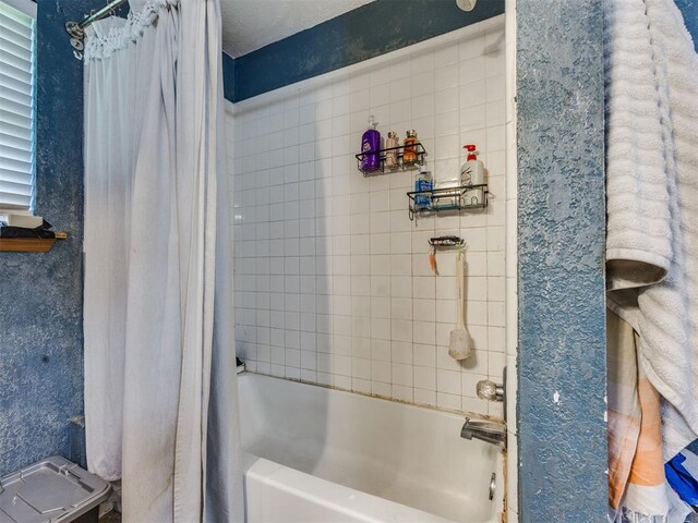 12320 NW 4th St, Yukon, OK 73099 - full bath with shower / bath combination with curtain
