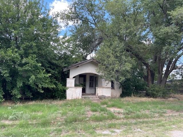 119 S Oak St, Erick, OK 73645 - view of front of home with stucco siding