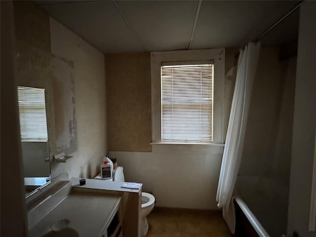 415 N Wentz St, Guthrie, OK 73044 - bathroom with vanity and shower / bath combination with curtain