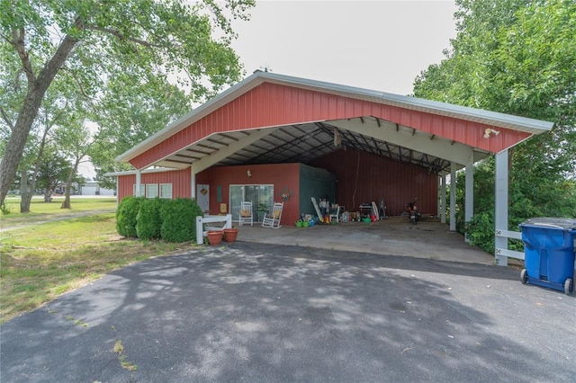 1300 Hutton Rd, Marlow, OK 73055 - view of car parking with asphalt driveway