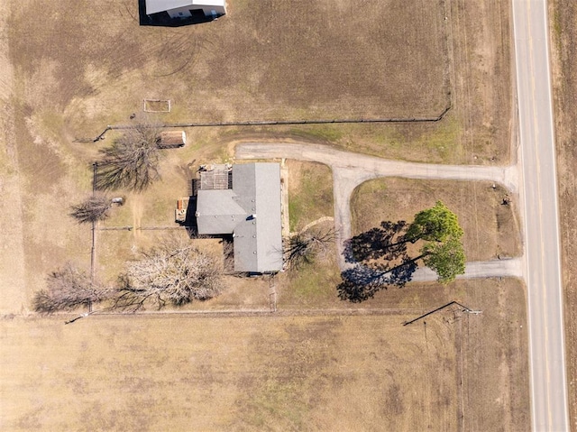 2104 E Columbia St, Okemah, OK 74859 - photo 17