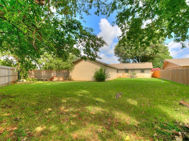 650 NW 5th St, Moore, OK 73160 - view of fenced backyard