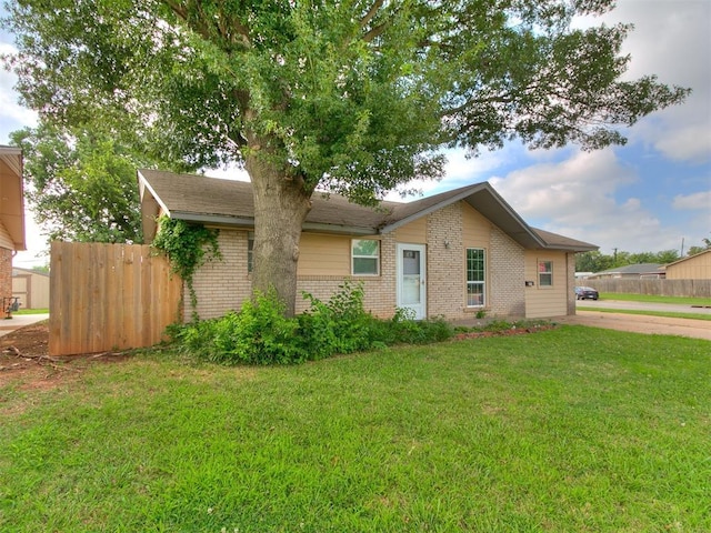 650 NW 5th St, Moore, OK 73160 - view of front of home with brick siding