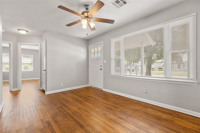 3919 SE 10th Pl, Oklahoma City, OK 73115 - foyer with wood finished floors and a ceiling fan