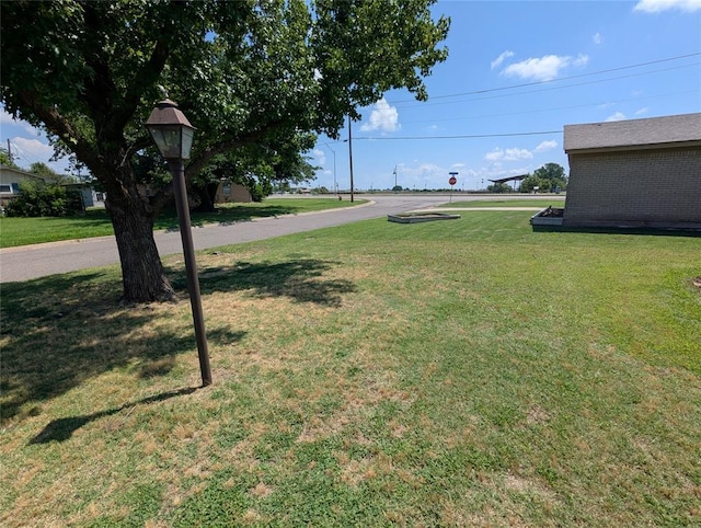 104 SW 10th St, Moore, OK 73160 - view of green lawn