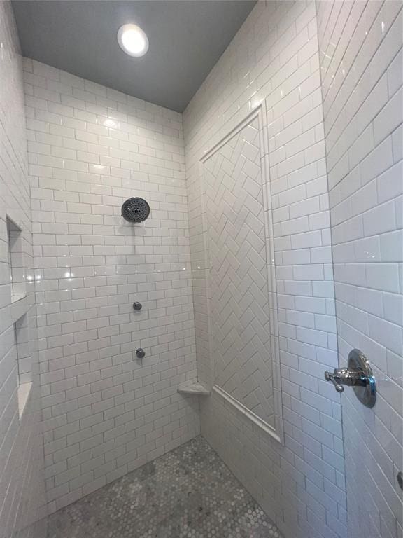 17566 N County Road 3190, Pauls Valley, OK 73075 - bathroom featuring tiled shower