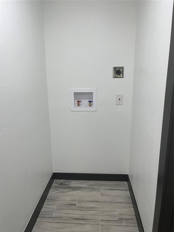 2416 S Shartel Ave, Oklahoma City, OK 73109 - laundry area with electric dryer hookup and washer hookup