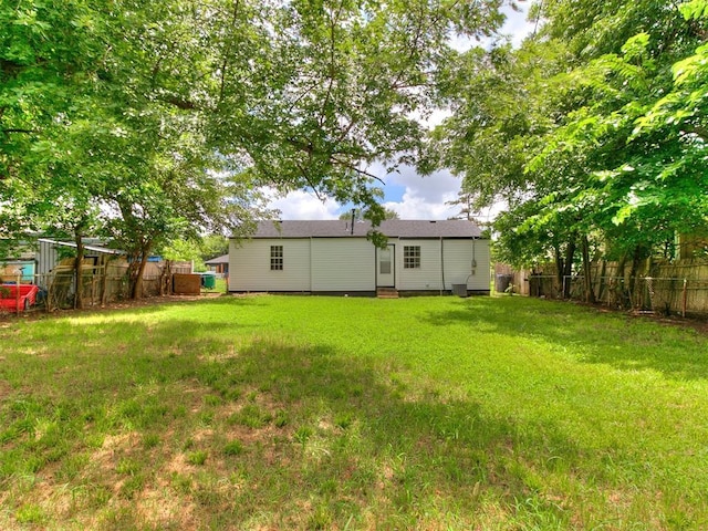 1513 Rancho Dr, Oklahoma City, OK 73119 - fenced backyard with entry steps